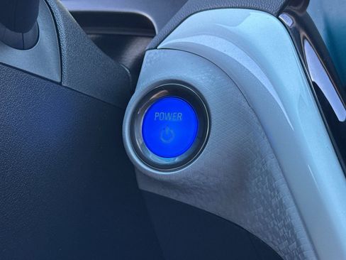 Used 2020 Chevrolet Bolt Premier w/ Infotainment Package image 32