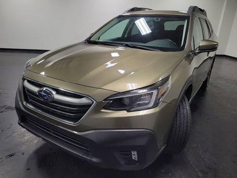 Used 2020 Subaru Outback Premium AWD/4WD image 4