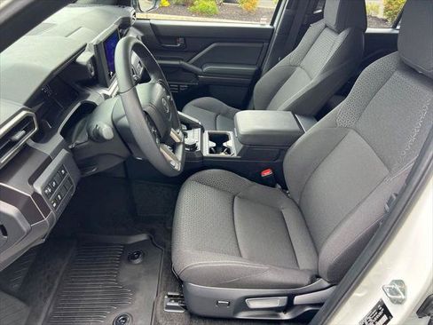 Certified 2025 Toyota 4Runner SR5 AWD/4WD image 13