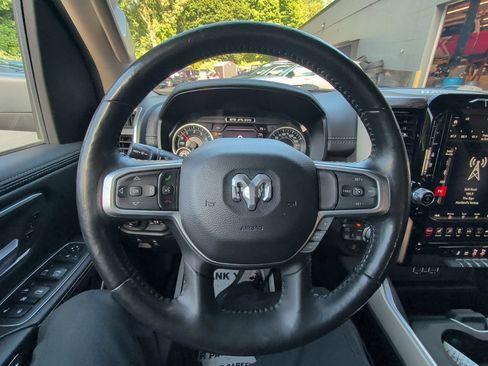 Used 2020 RAM 1500 Laramie AWD/4WD image 19