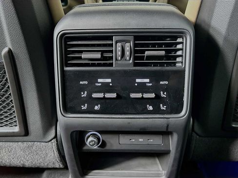 Certified 2025 Porsche Cayenne image 25