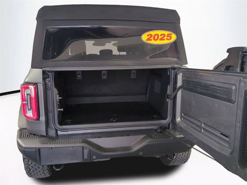 Used 2025 Ford Bronco Badlands AWD/4WD image 14
