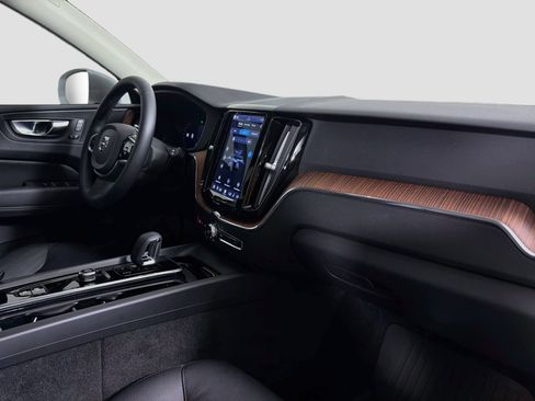 Certified 2023 Volvo XC60 B5 Plus w/ Climate Package AWD/4WD image 28