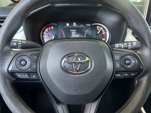 Used 2025 Toyota RAV4 XLE w/ Convenience Package FWD image 15