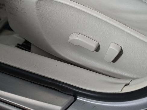 Used 2012 INFINITI G37 Journey w/ Premium Pkg image 23