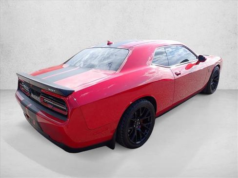 Used 2016 Dodge Challenger SRT Hellcat RWD image 3