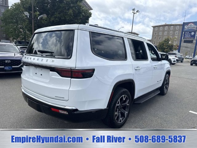 Used 2024 Jeep Wagoneer Series III AWD/4WD image 8