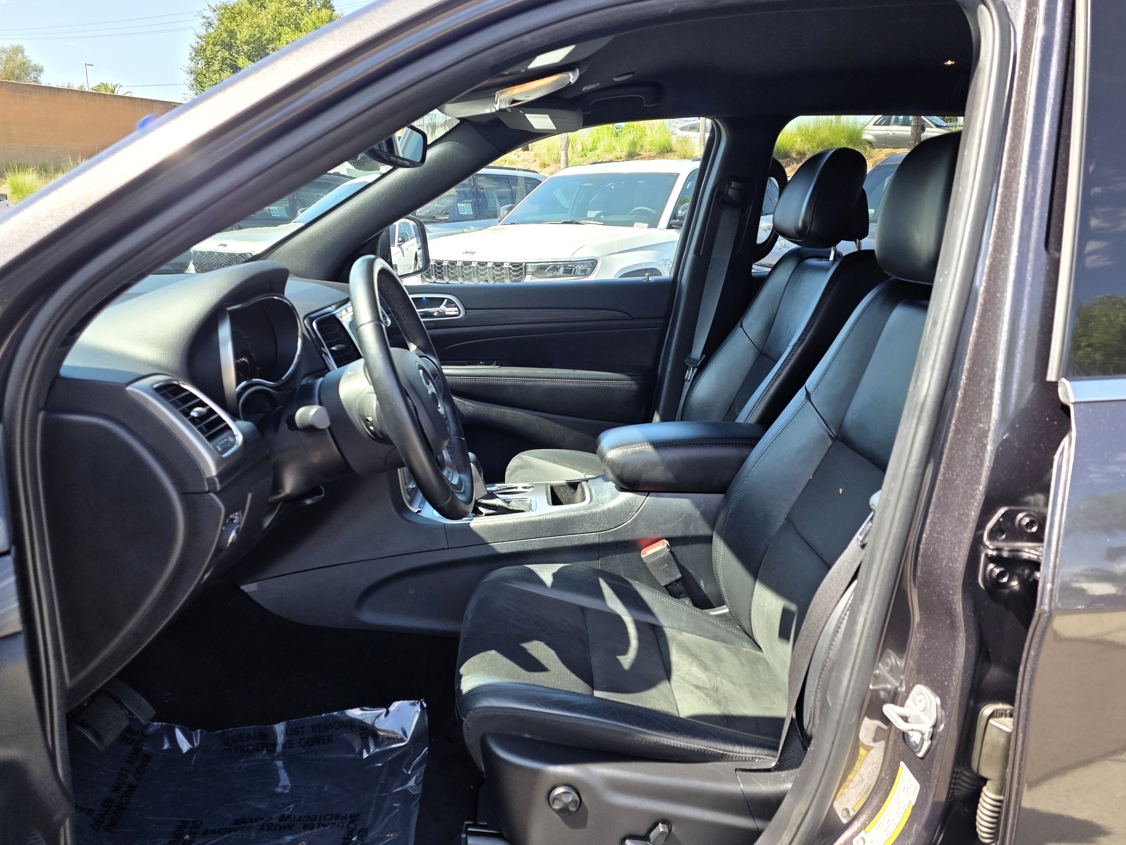 Certified 2019 Jeep Grand Cherokee Laredo w/ Laredo X Package RWD image 12