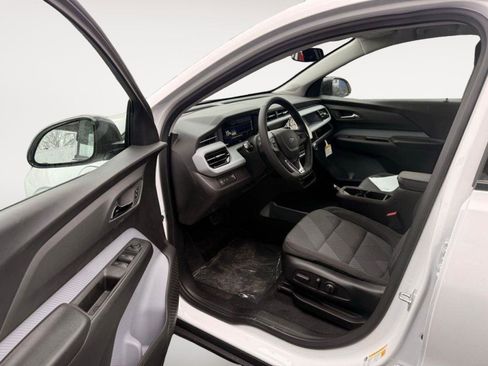 New 2027 Chevrolet Bolt LT w/ Comfort Package FWD image 5