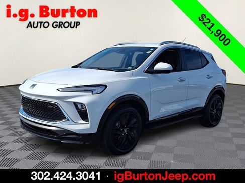 Used 2024 Buick Encore GX Sport Touring FWD image 3