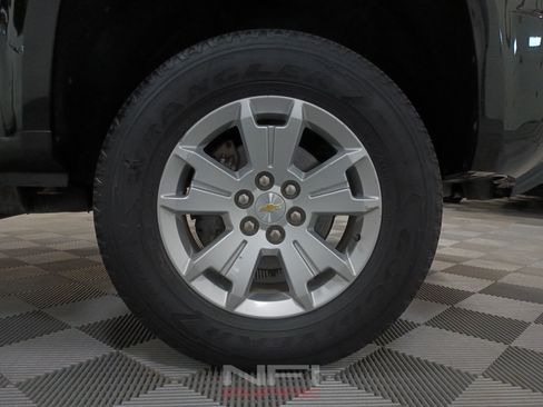 Used 2017 Chevrolet Colorado LT w/ LT Convenience Package AWD/4WD image 15