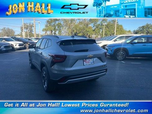 Used 2026 Chevrolet Trax LT image 7