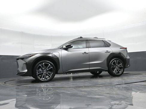 Used 2024 Toyota bZ4X Limited image 46