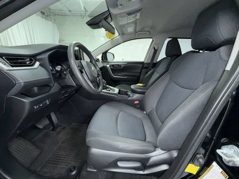 Used 2022 Toyota RAV4 LE AWD/4WD image 12