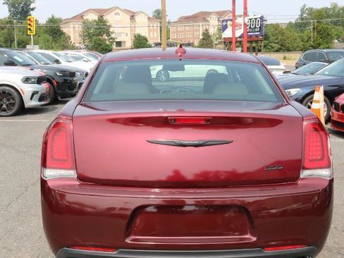 Used 2020 Chrysler 300 Touring w/ Sport Appearance Package RWD image 6