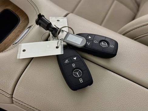 Used 2024 Mercedes-Benz GLE 350 4MATIC image 17