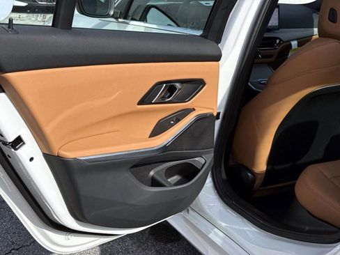 Certified 2025 BMW 330i 330i w/ Convenience Package image 11