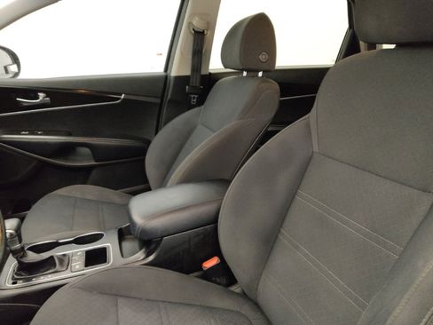 Used 2019 Kia Sorento S FWD image 17