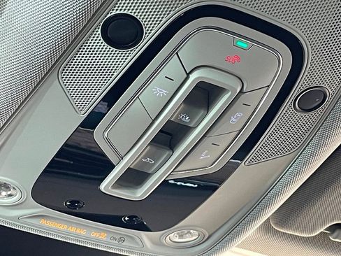 Used 2021 Audi e-tron Premium Plus w/ Premium Plus Package image 48