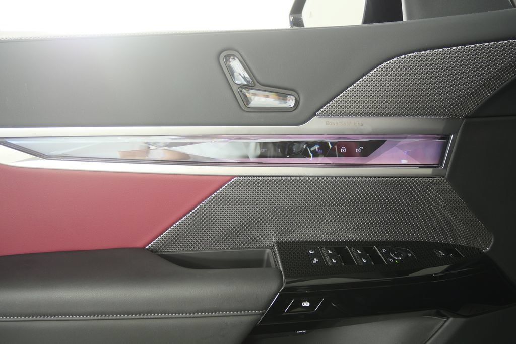Certified 2026 BMW 740i RWD image 8