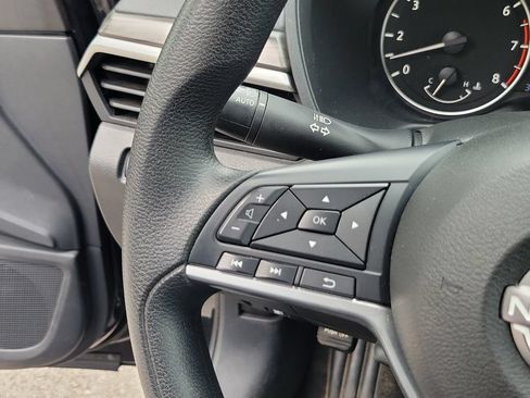 Used 2025 Nissan Altima 2.5 SV FWD image 21