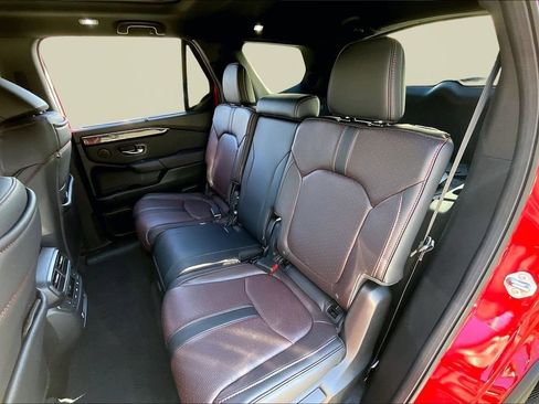 Used 2025 Honda Pilot Black Edition image 18