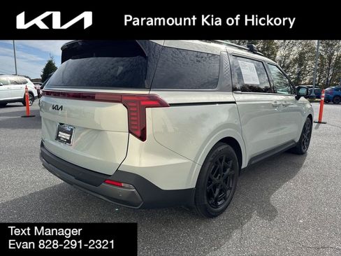 Used 2025 Kia Carnival SX Prestige image 6