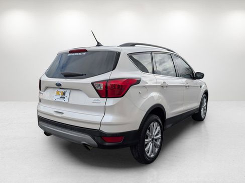 Used 2019 Ford Escape SEL image 5