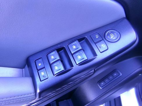 Used 2019 Chevrolet Suburban LT image 14