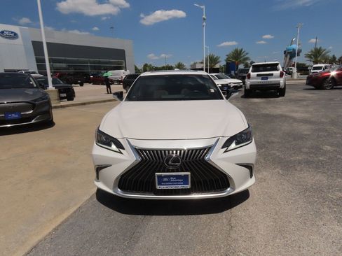 Used 2020 Lexus ES 350 w/ Premium Package FWD image 4