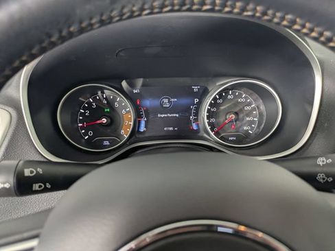 Used 2019 Jeep Compass Latitude w/ Popular Equipment Group FWD image 16
