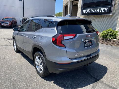 Used 2023 GMC Terrain SLE w/ Driver Convenience Package AWD/4WD image 4