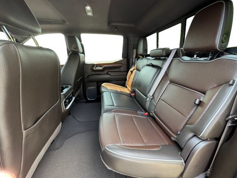 Used 2022 GMC Sierra 1500 Denali w/ Denali Reserve Package AWD/4WD image 8