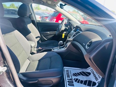 Used 2012 Chevrolet Cruze LT image 9