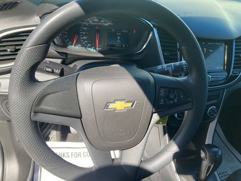 Used 2018 Chevrolet Trax LS AWD/4WD image 18