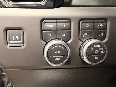 Used 2025 GMC Sierra 1500 AT4 w/ AT4 Premium Package image 28