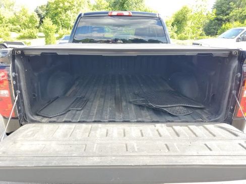 Used 2017 Chevrolet Silverado 1500 LT AWD/4WD image 8