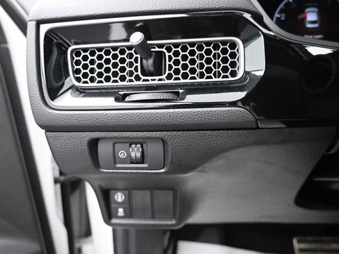 Used 2022 Honda Civic Sport image 11