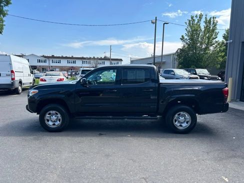 Used 2020 Toyota Tacoma SR AWD/4WD image 8