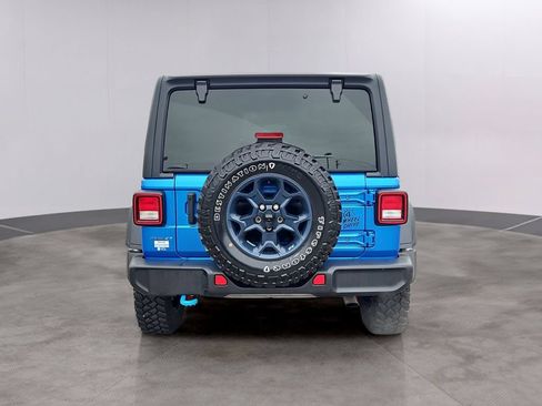 Used 2023 Jeep Wrangler Unlimited w/ Cold Weather Group AWD/4WD image 5
