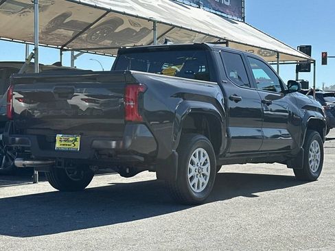 Used 2025 Toyota Tacoma SR5 AWD/4WD image 4