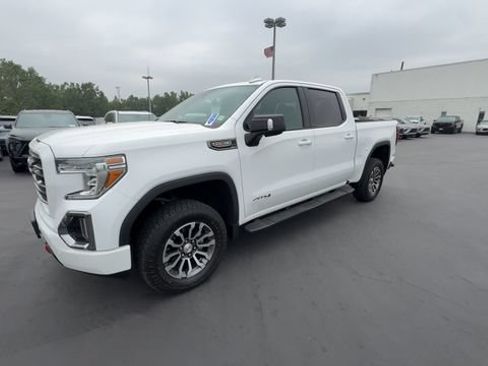 Certified 2020 GMC Sierra 1500 AT4 w/ AT4 Premium Package AWD/4WD image 4