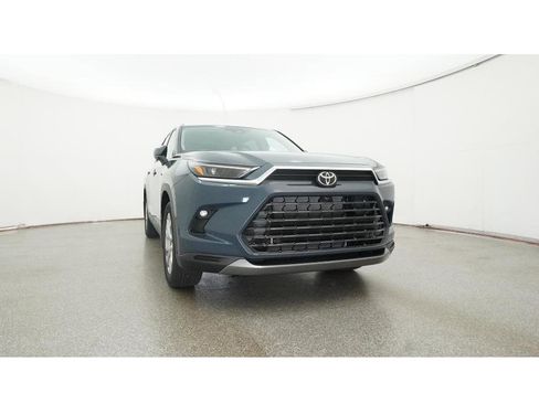 New 2026 Toyota Grand Highlander Limited image 30