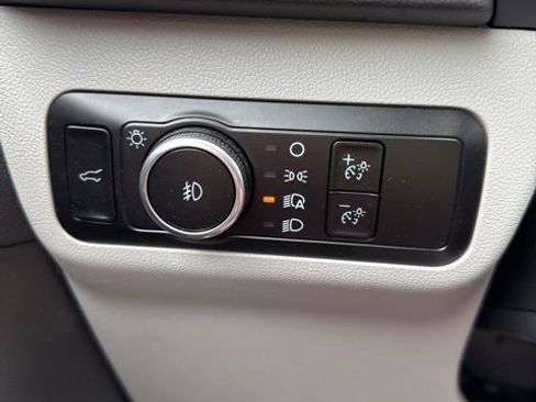 Used 2023 Ford Escape Platinum w/ Premium Technology Package AWD/4WD image 18