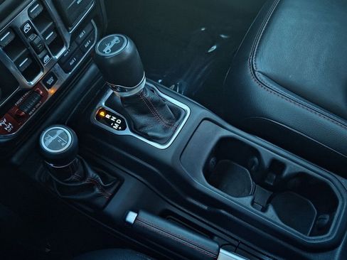 Used 2019 Jeep Wrangler Unlimited Rubicon image 25