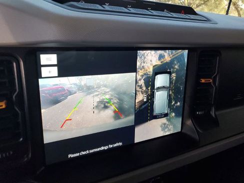 Used 2022 Ford Bronco Badlands image 86