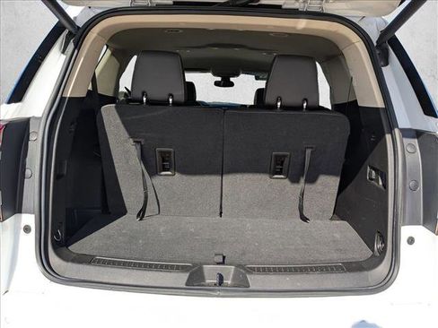 Used 2023 GMC Acadia Denali image 6