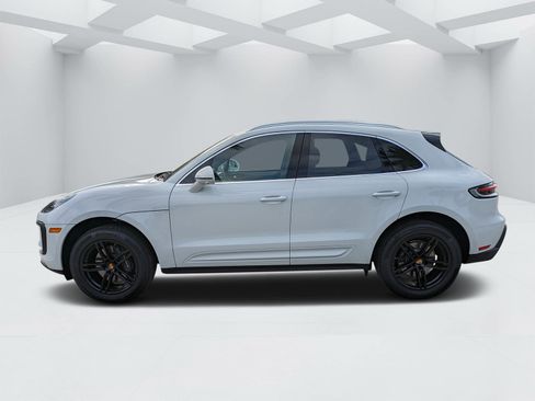 Used 2023 Porsche Macan image 6