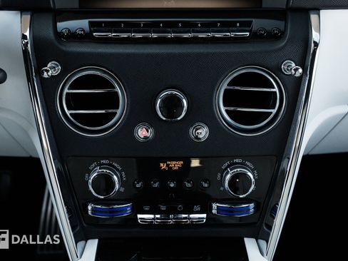 Used 2021 Rolls-Royce Cullinan image 27