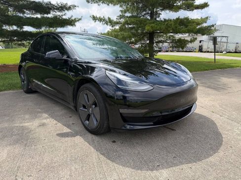 Used 2022 Tesla Model 3 Standard Range RWD image 3
